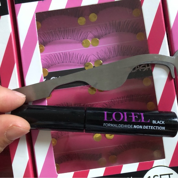 Eyelashes 40 pair set - Picture 2 of 6